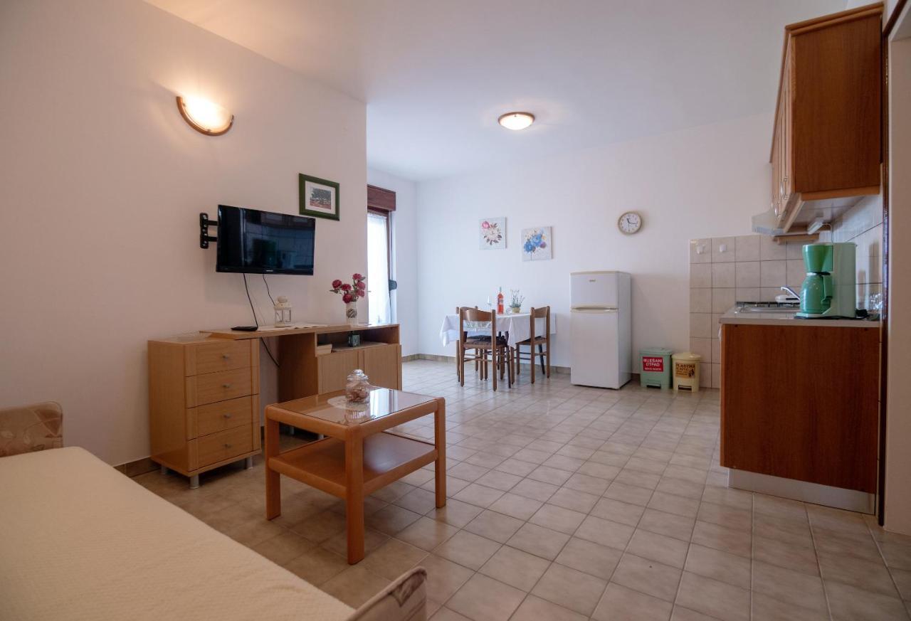 Apartments Dokovic Barbat na Rabu Exterior photo